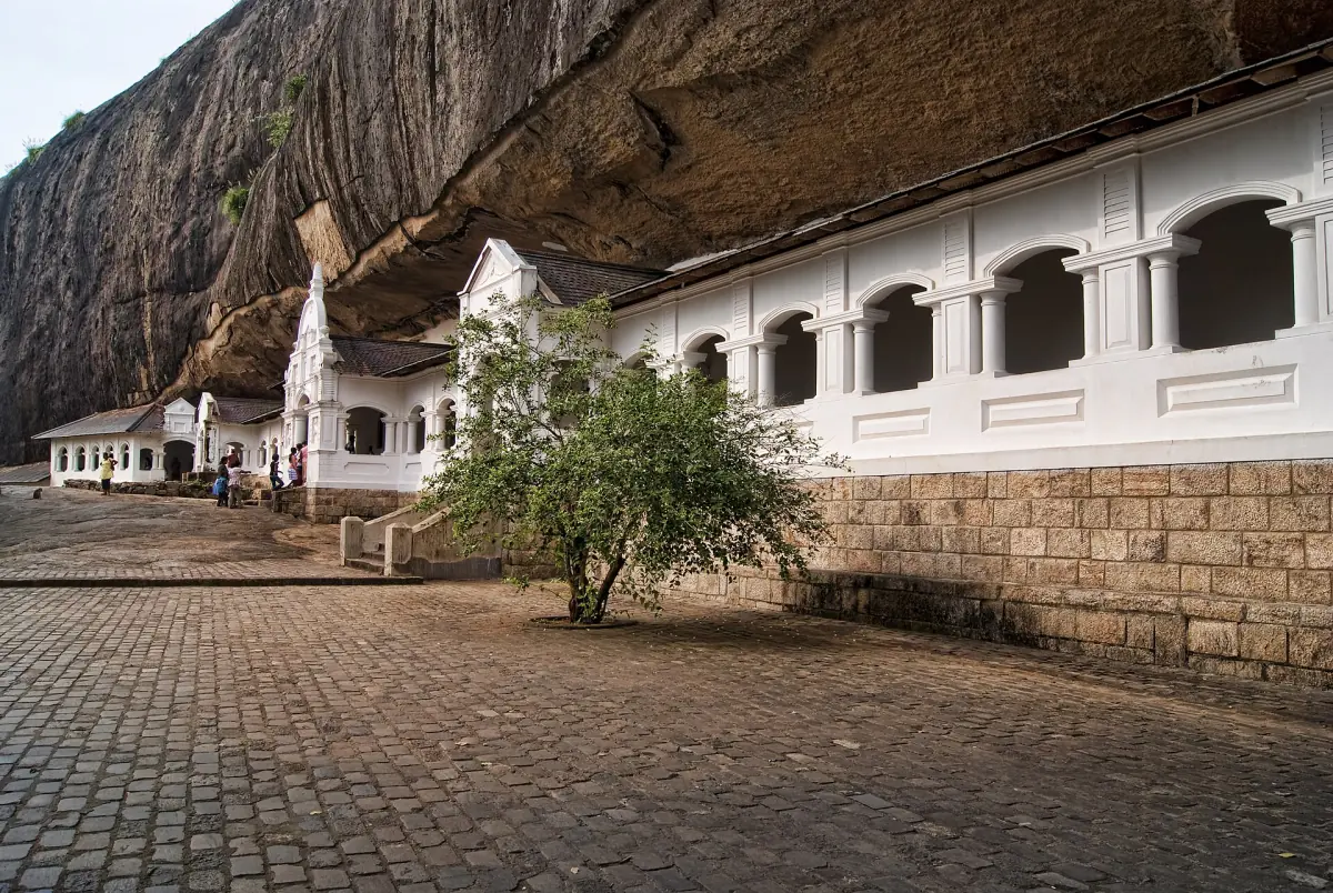 The entrance of the Dambulla cave temple